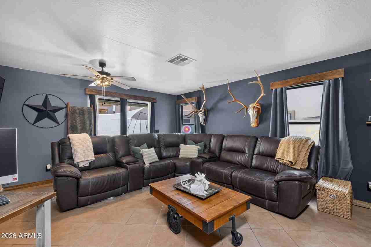 2681 S Powell Rd - Photo 5 of 35
