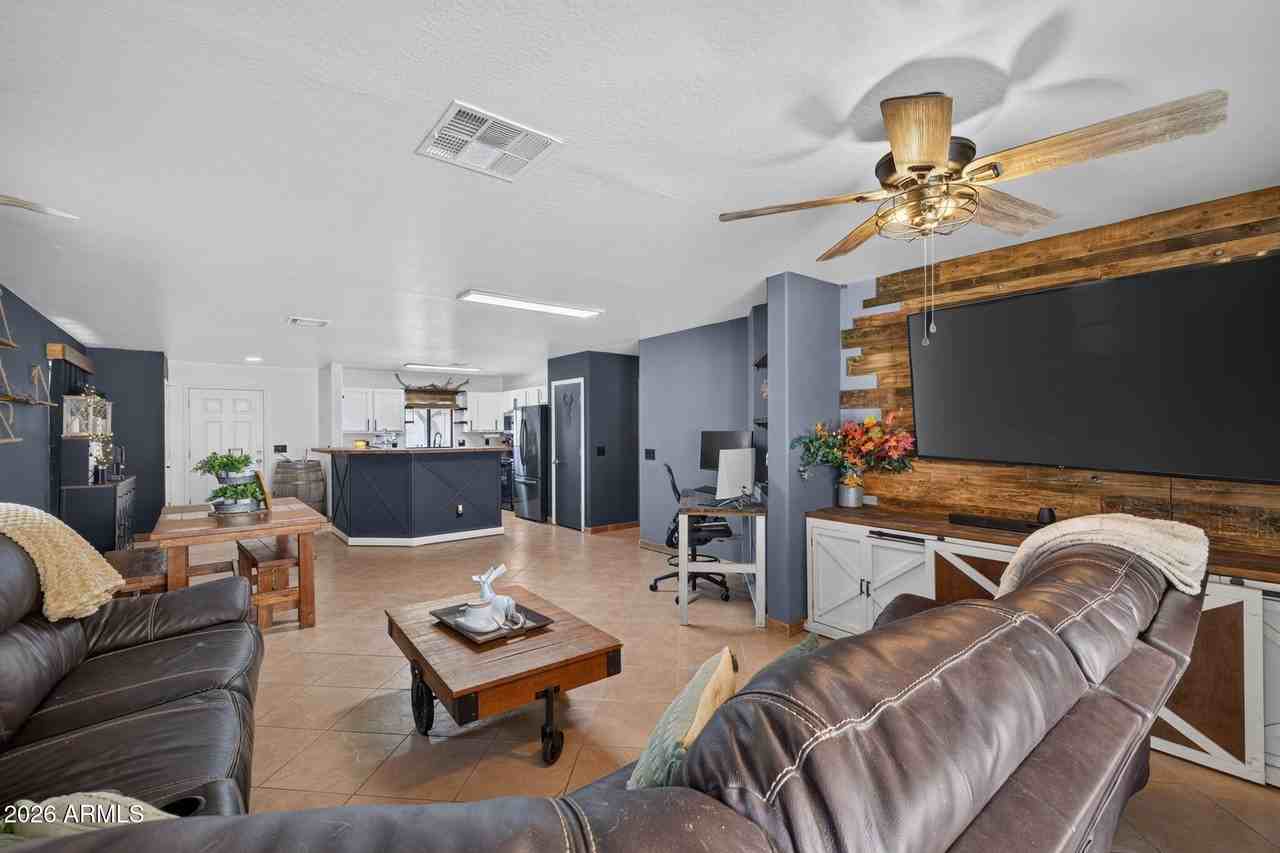 2681 S Powell Rd - Photo 6 of 35