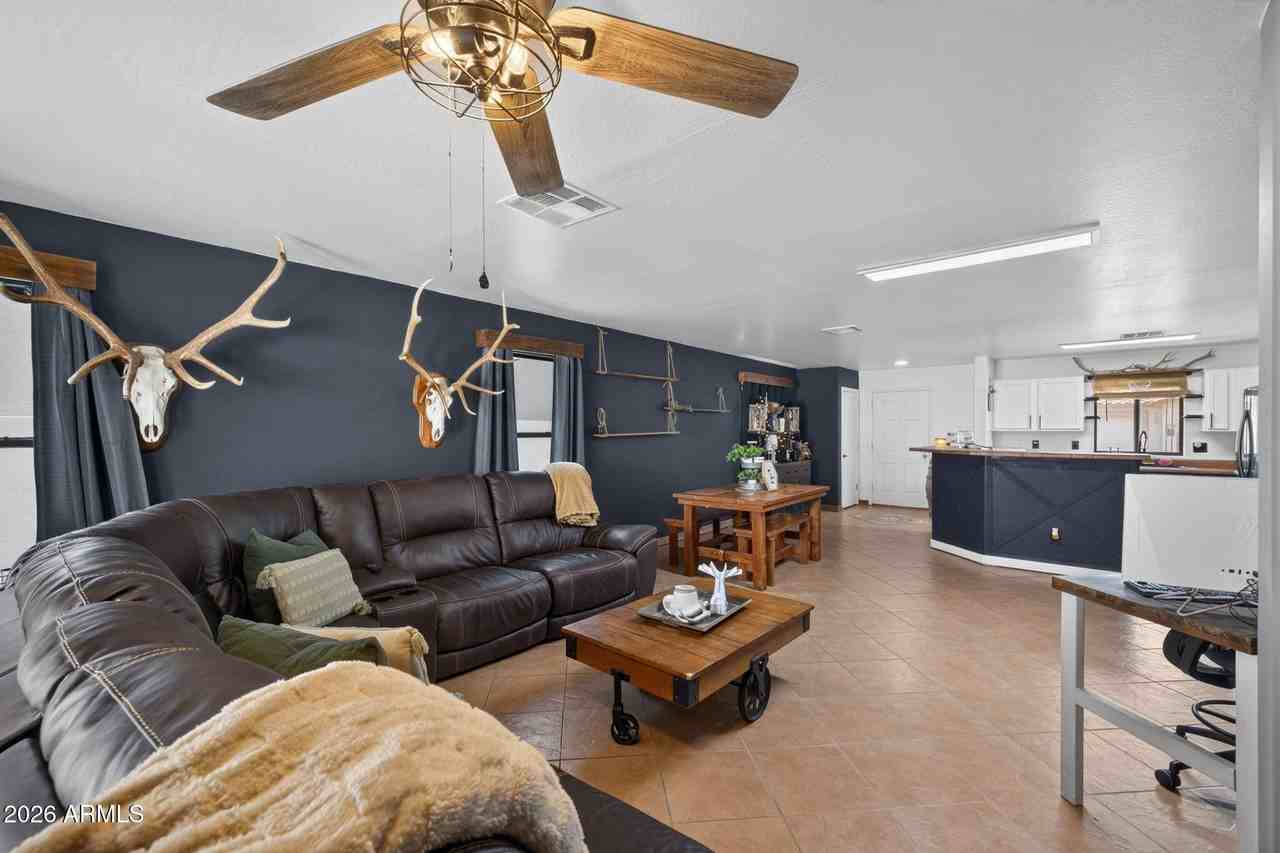 2681 S Powell Rd - Photo 7 of 35