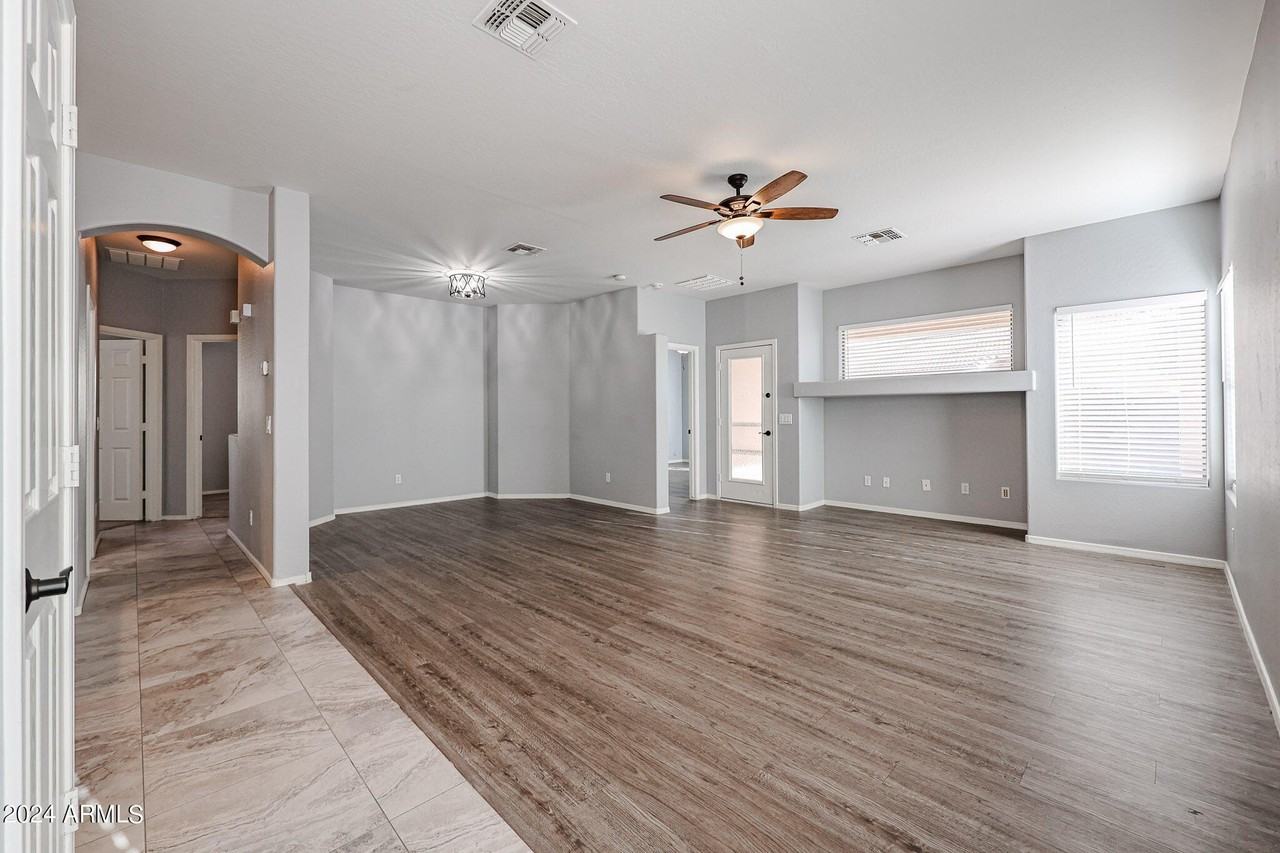 15301 N 138th Ln - Photo 2 of 27