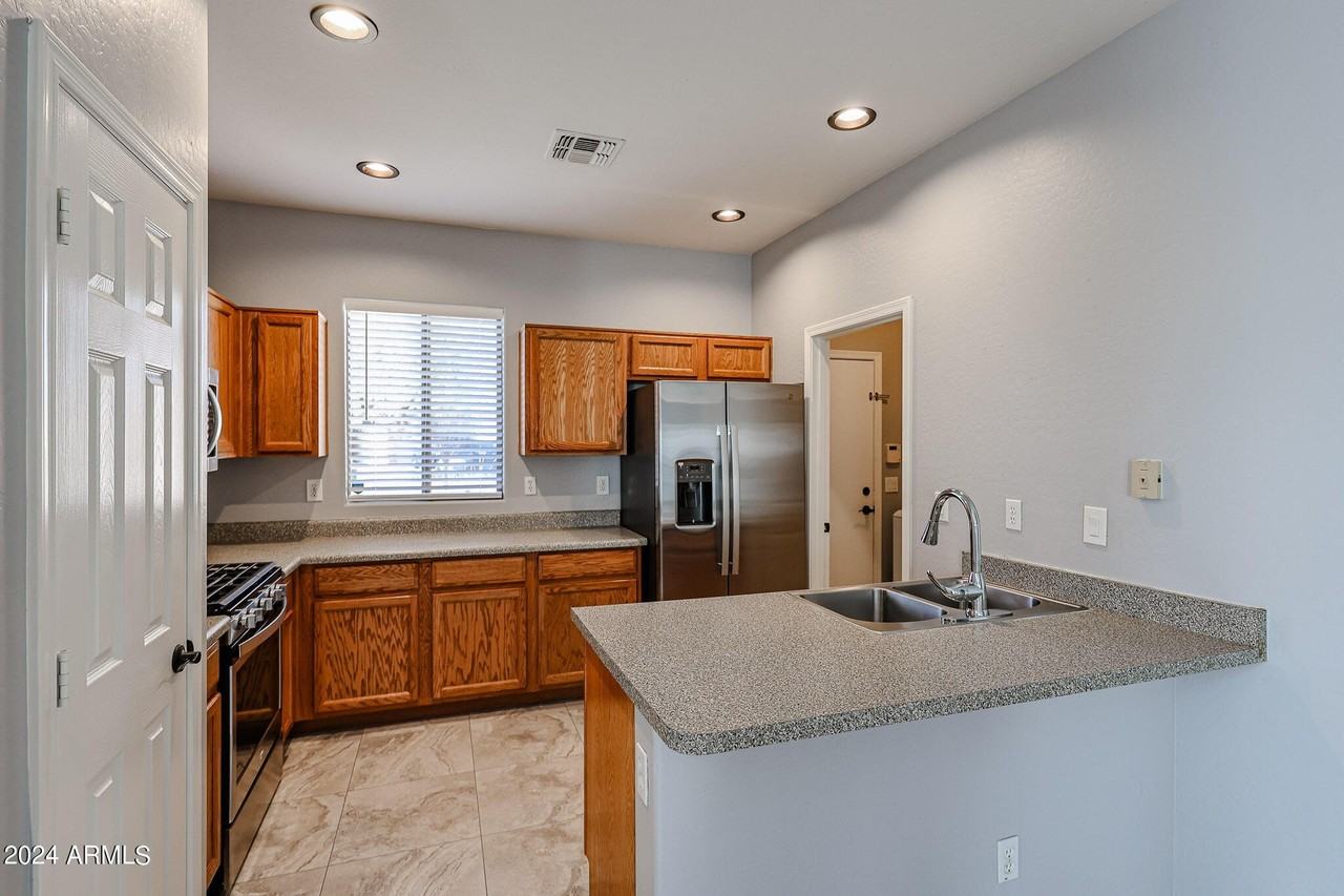 15301 N 138th Ln - Photo 5 of 27