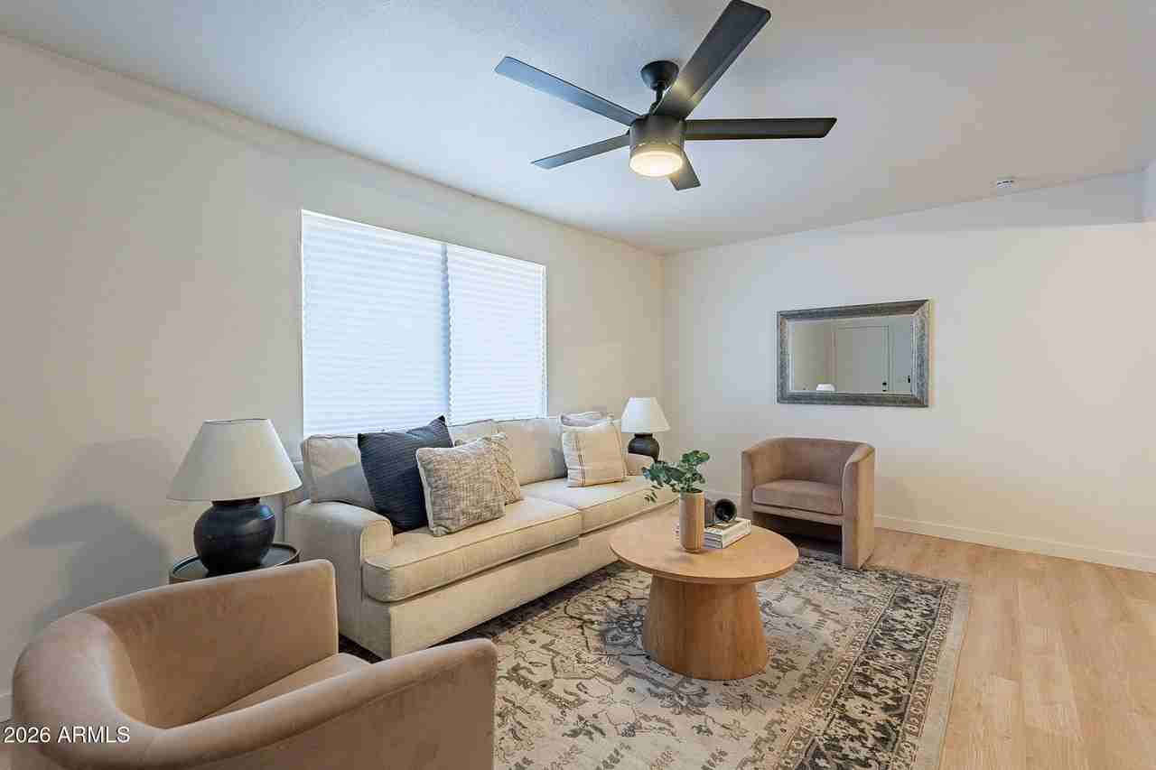 4740 E Portland St - Photo 5 of 33