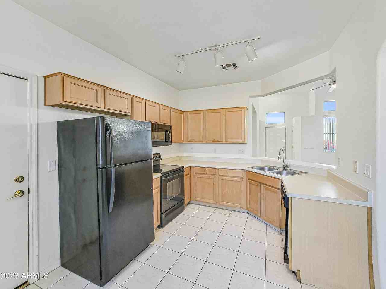 3329 N 142nd Dr - Photo 7 of 27