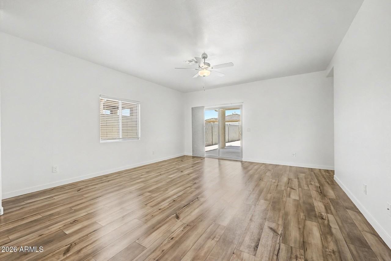24564 W St Catherine Ave - Photo 4 of 30