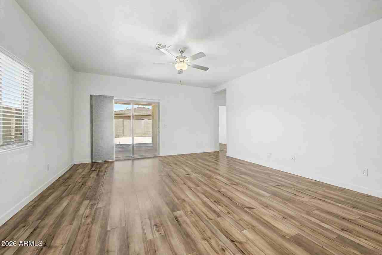 24564 W St Catherine Ave - Photo 5 of 30