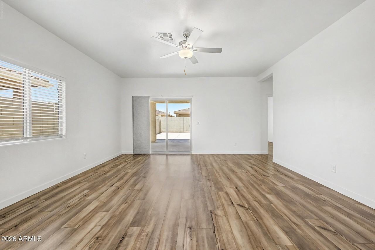 24564 W St Catherine Ave - Photo 6 of 30