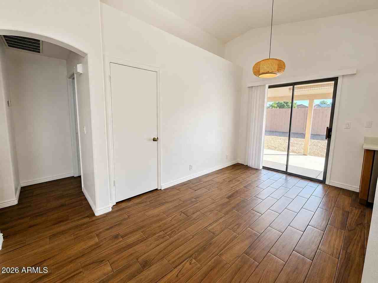16538 N 158th Ave - Photo 4 of 6