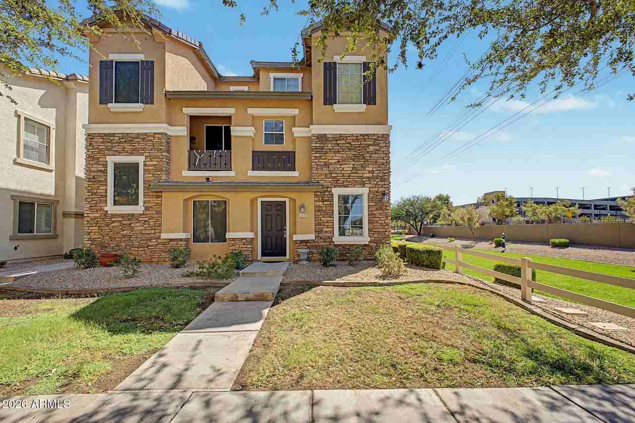 418 N Mahogany Ct - Photo 2 of 35