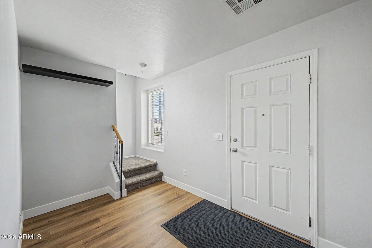418 N Mahogany Ct - Photo 5 of 35