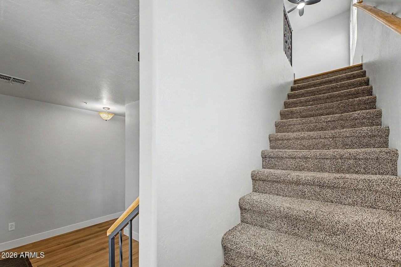 418 N Mahogany Ct - Photo 7 of 35