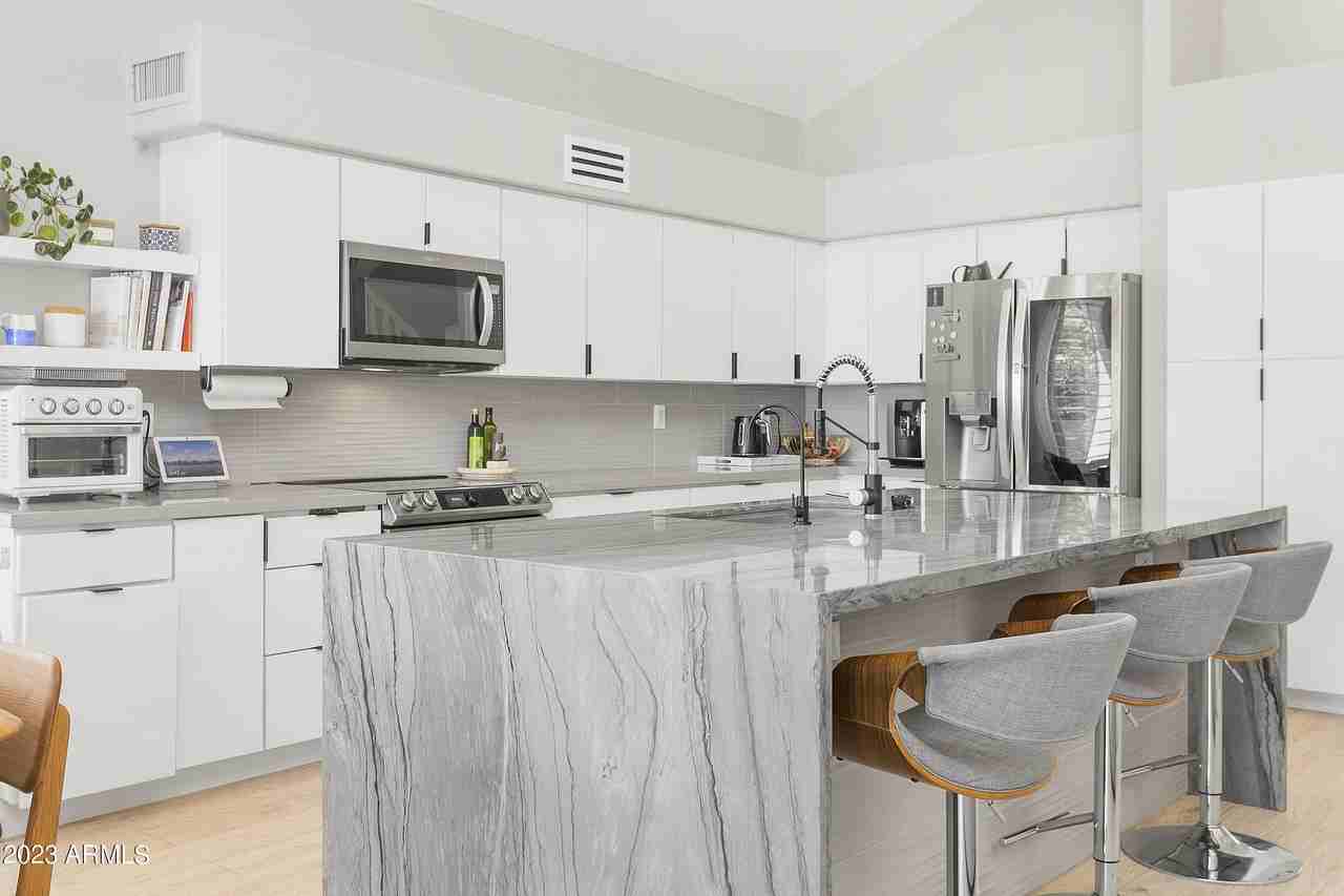 9332 E Karen Dr - Photo 6 of 25