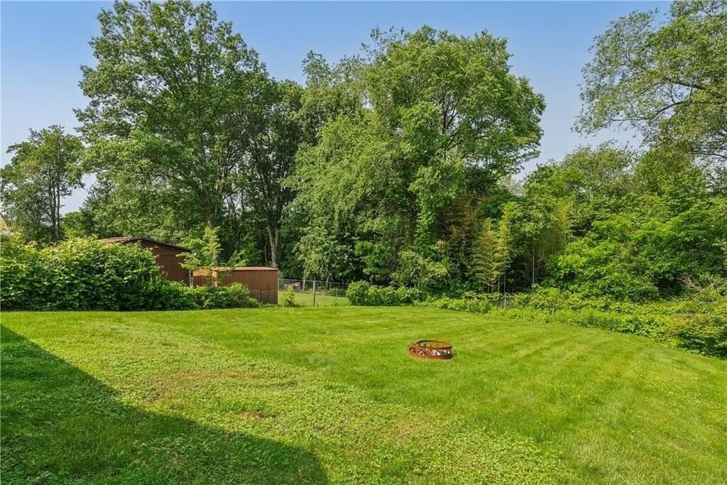 1913 Glen Rd - Photo 3 of 22