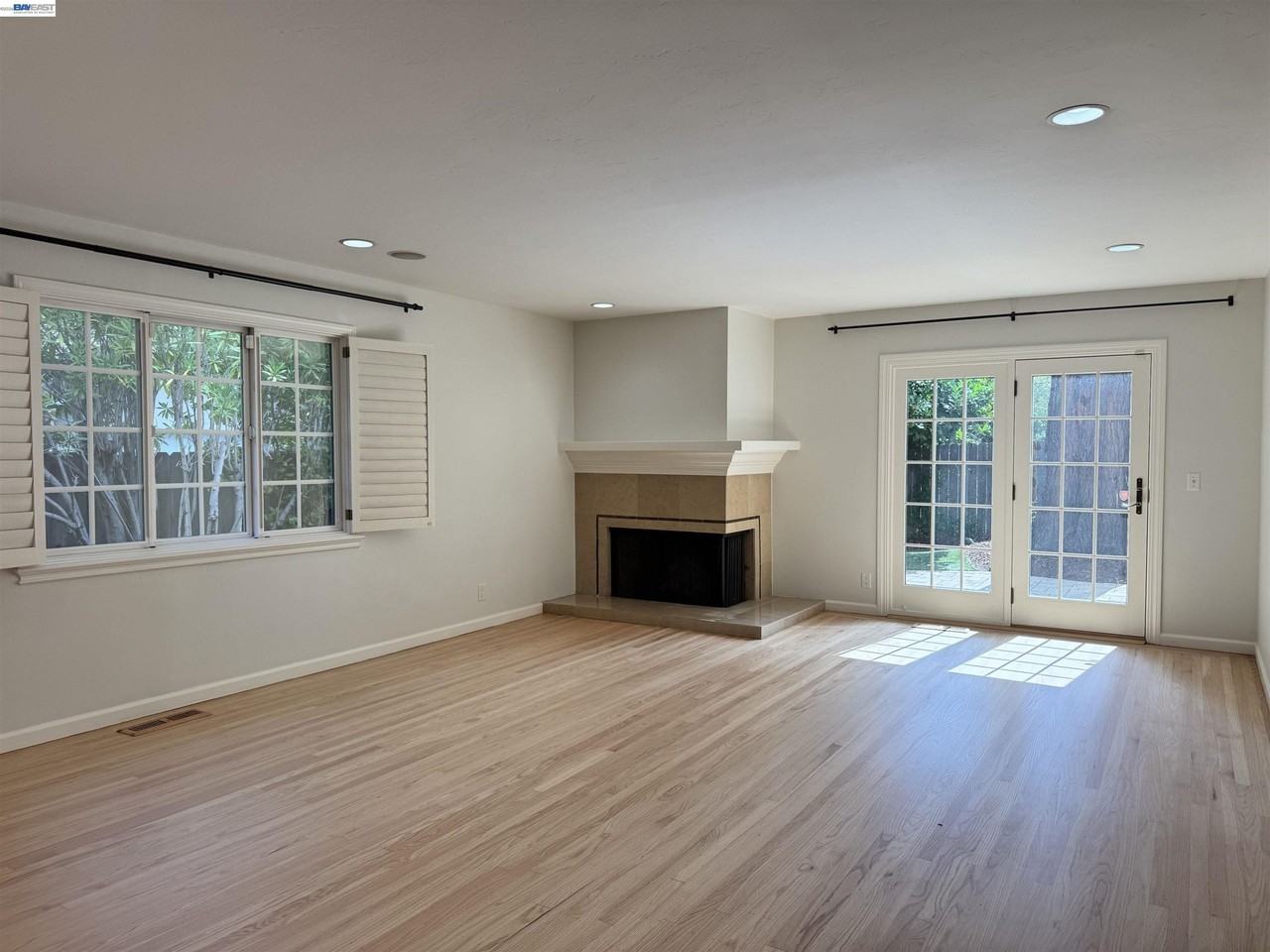 54 Maple Ave - Photo 2 of 24