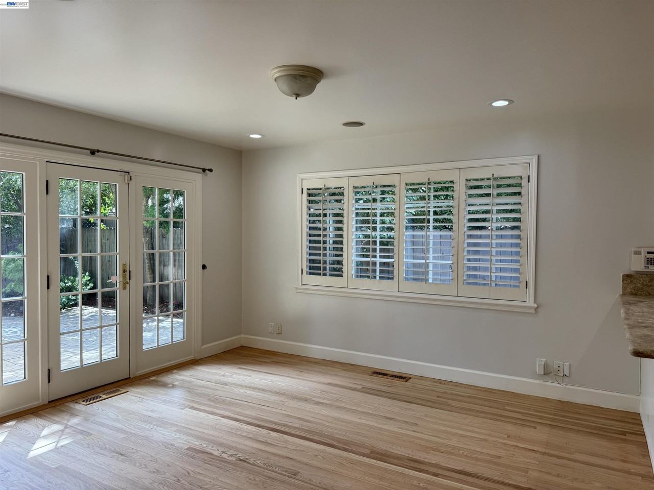 54 Maple Ave - Photo 4 of 24