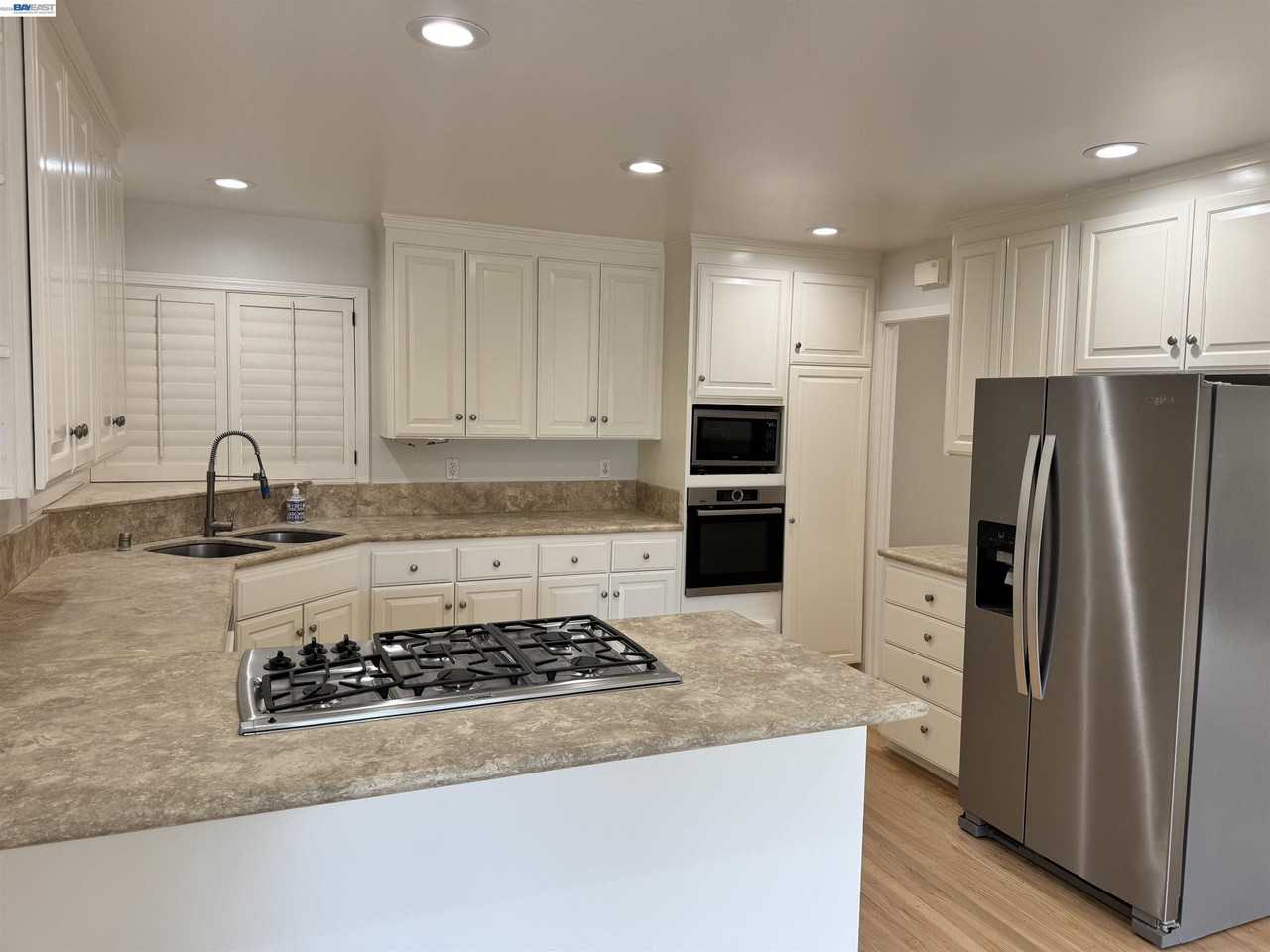 54 Maple Ave - Photo 6 of 24