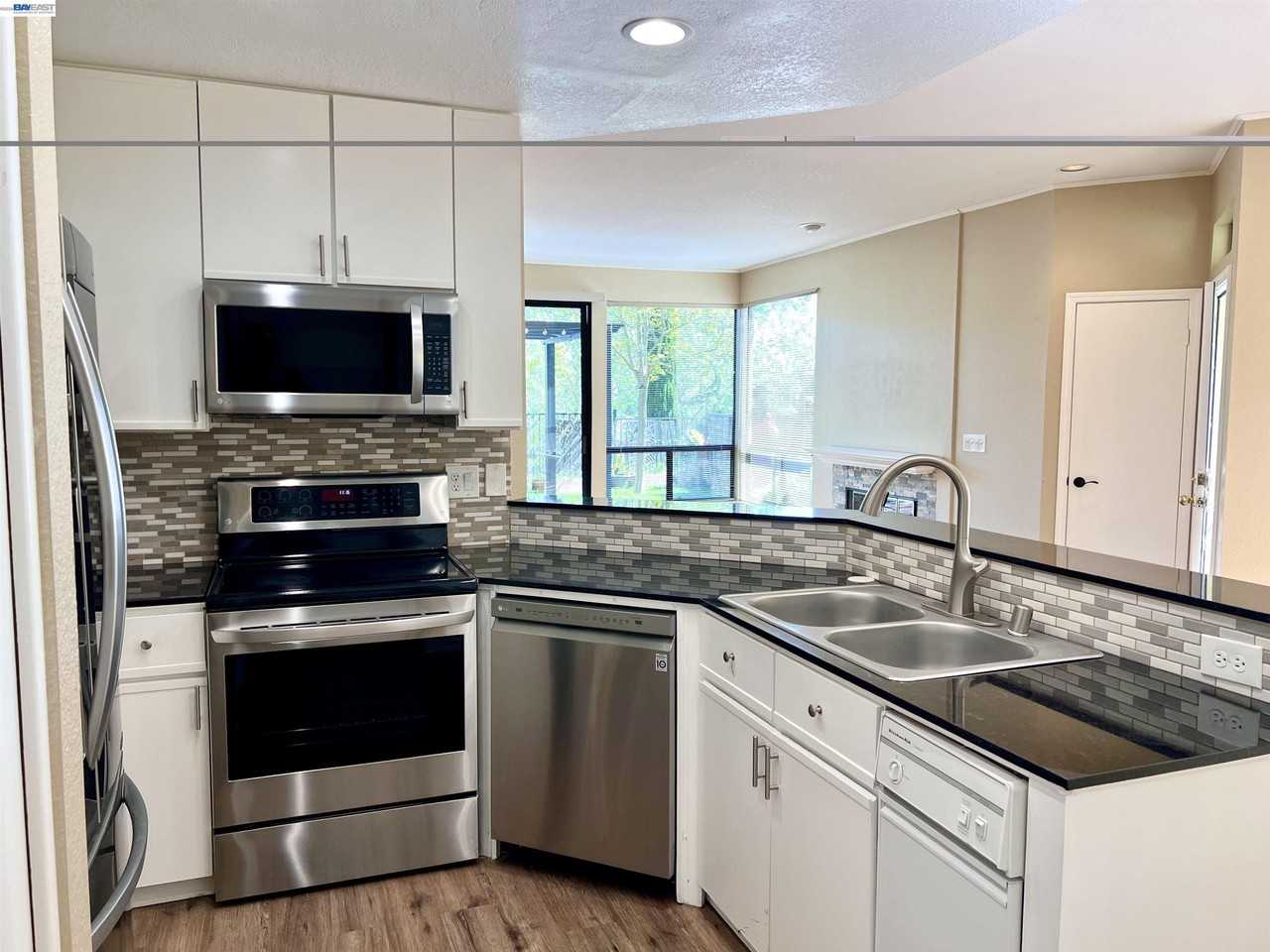 3089 Lakemont Dr #1 - Photo 3 of 17