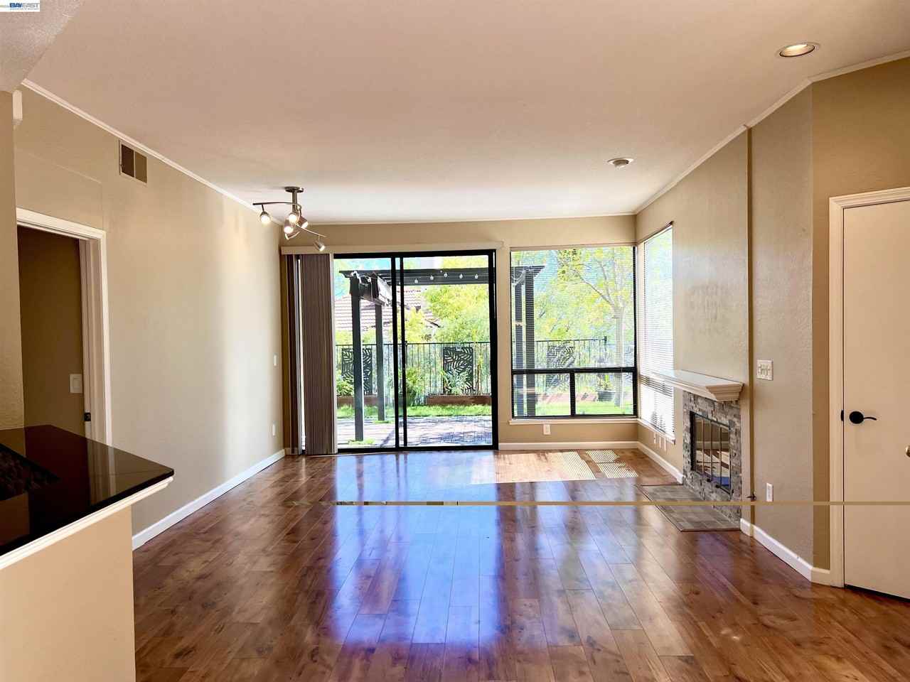 3089 Lakemont Dr #1 - Photo 5 of 17