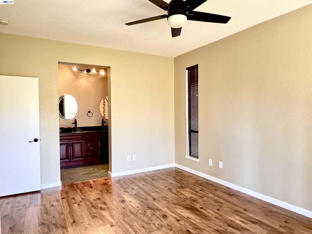 3089 Lakemont Dr #1 - Photo 7 of 17