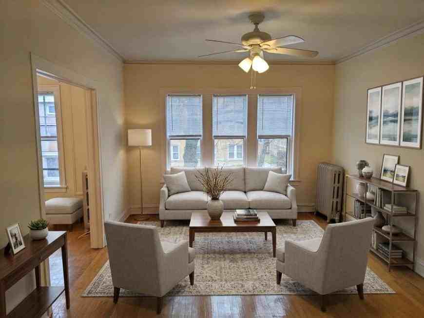 712 Seward St - Photo 2 of 10