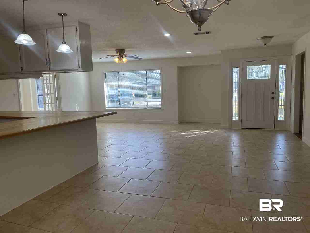 1303 N Cedar St - Photo 3 of 20