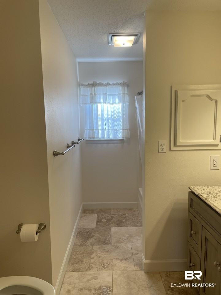 1303 N Cedar St - Photo 7 of 20