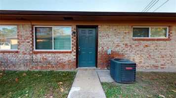 featured image of 206 Lynn Dr #B