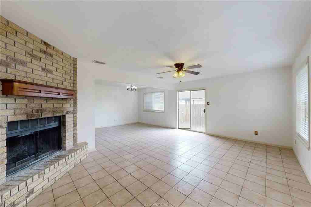 1111 Braeswood Dr - Photo 2 of 23