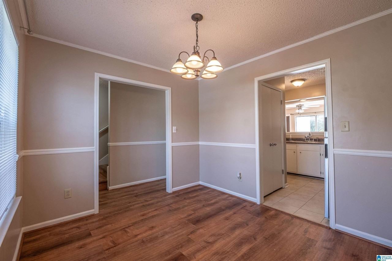 1402 Applegate Dr - Photo 6 of 31
