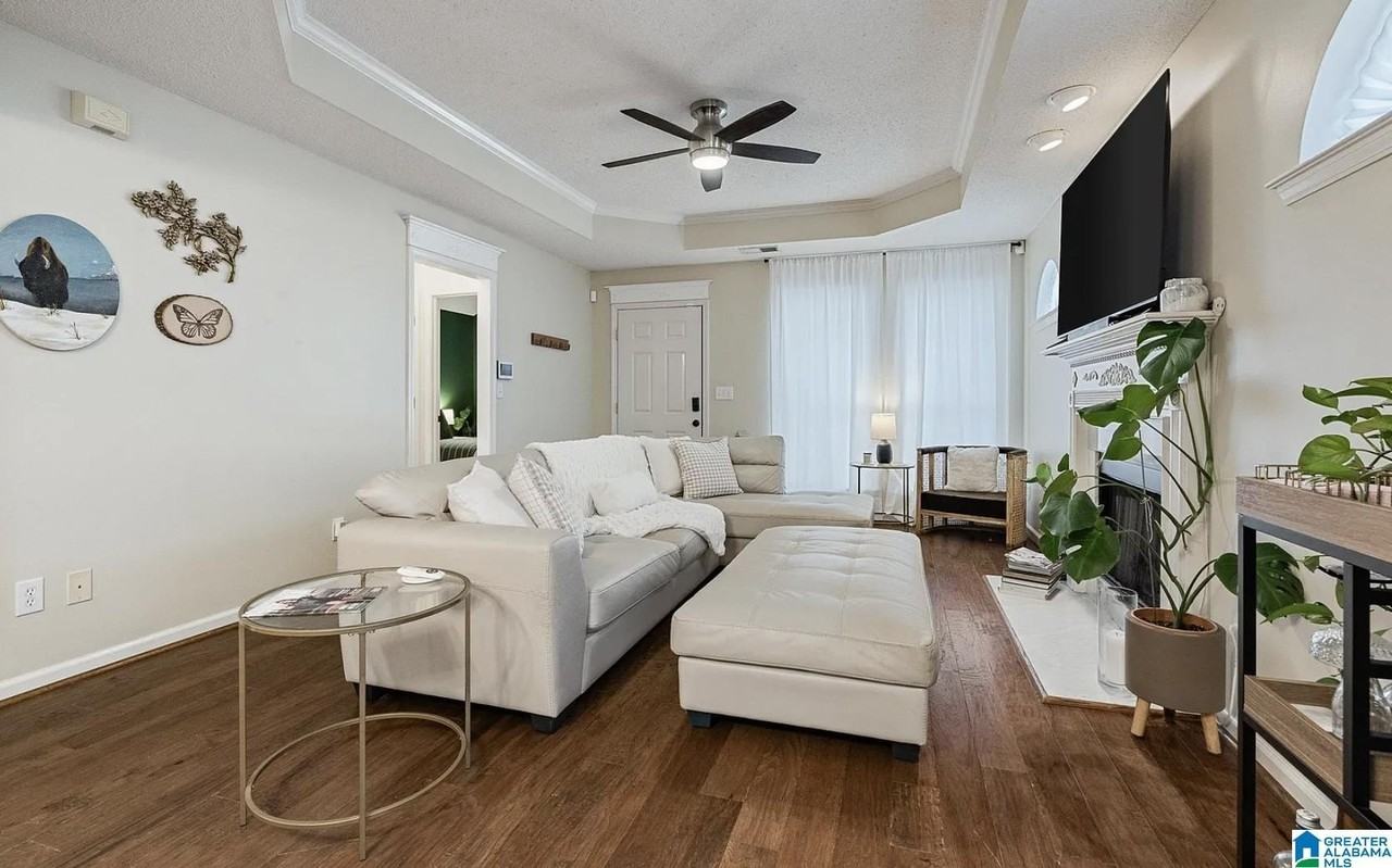 7922 Wynwood Ln - Photo 5 of 20