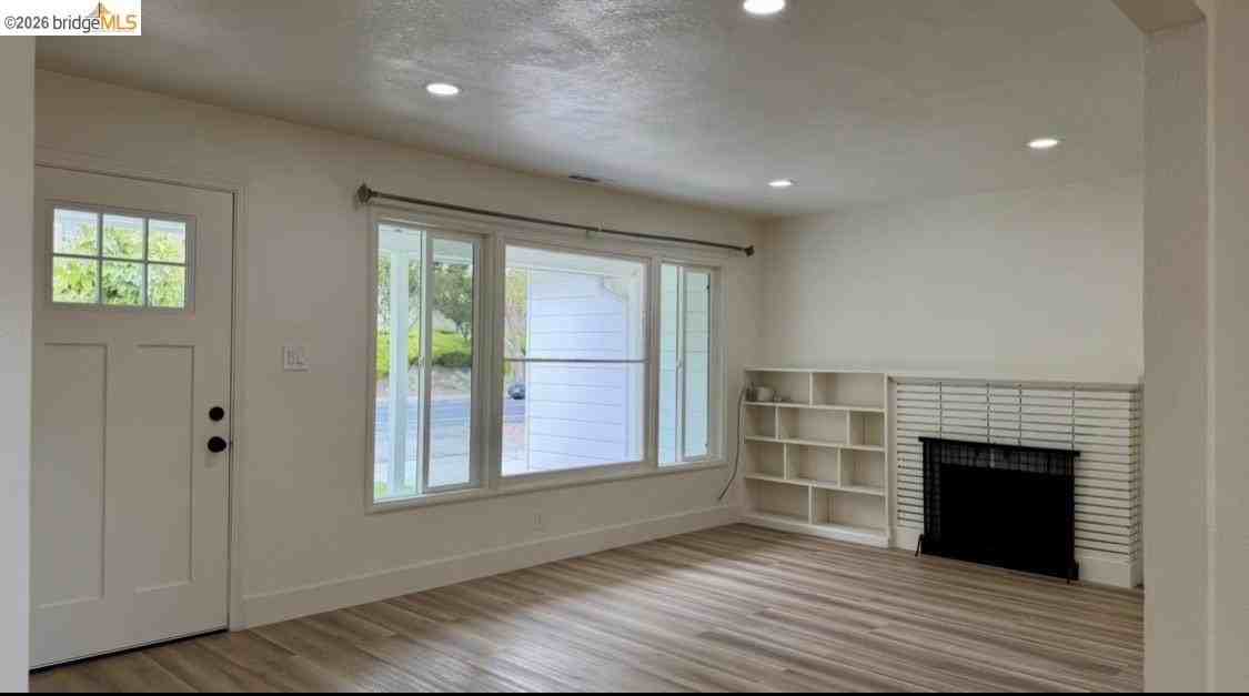 230 Cleaveland Rd - Photo 5 of 15