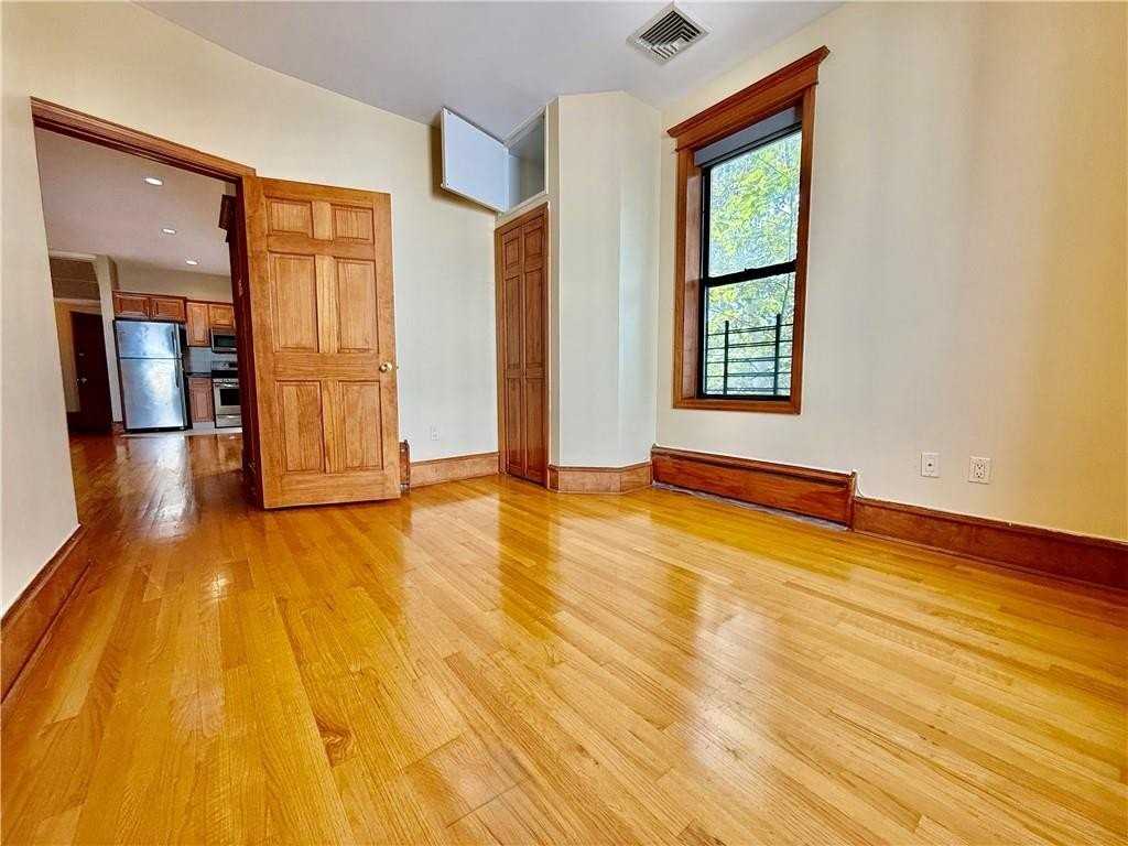 6922 12th Ave #3R - Photo 2 of 14