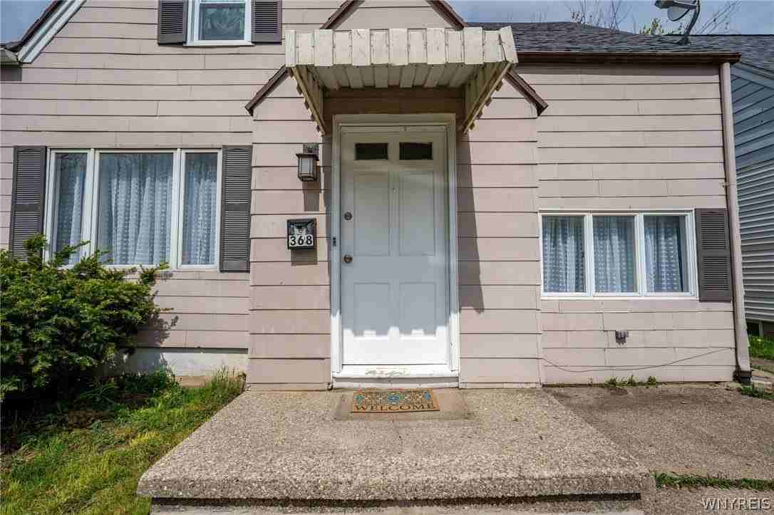 368 Grover Cleveland Hwy - Photo 4 of 41
