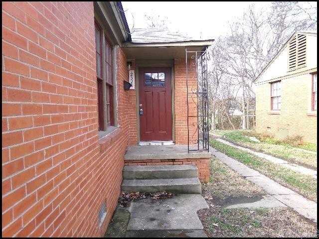 2320 Louisiana St - Photo 4 of 13
