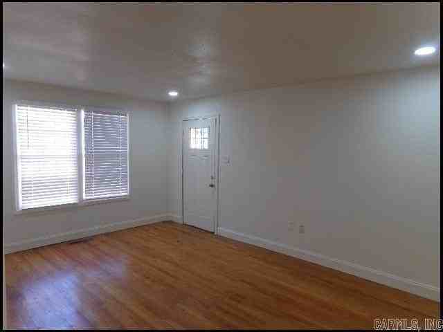 2320 Louisiana St - Photo 5 of 13