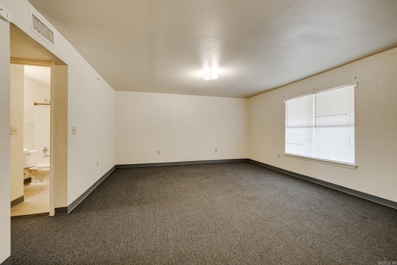 300 W Harding St - Photo 2 of 20