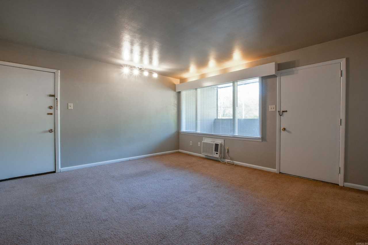 123 N Polk St #2