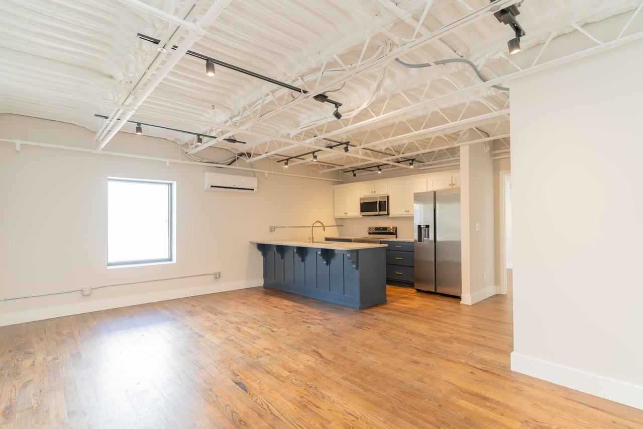 614 E Main St #204