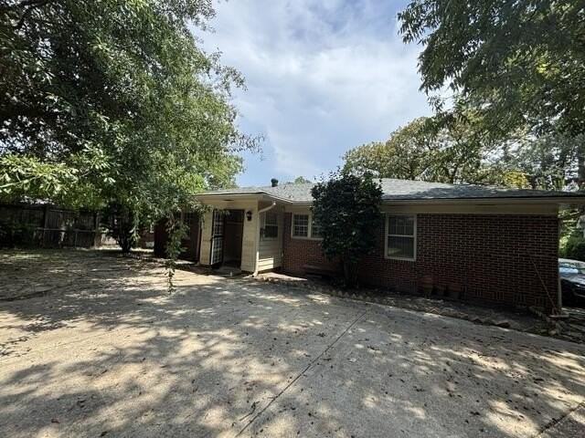 1531 Iris Dr - Photo 3 of 25