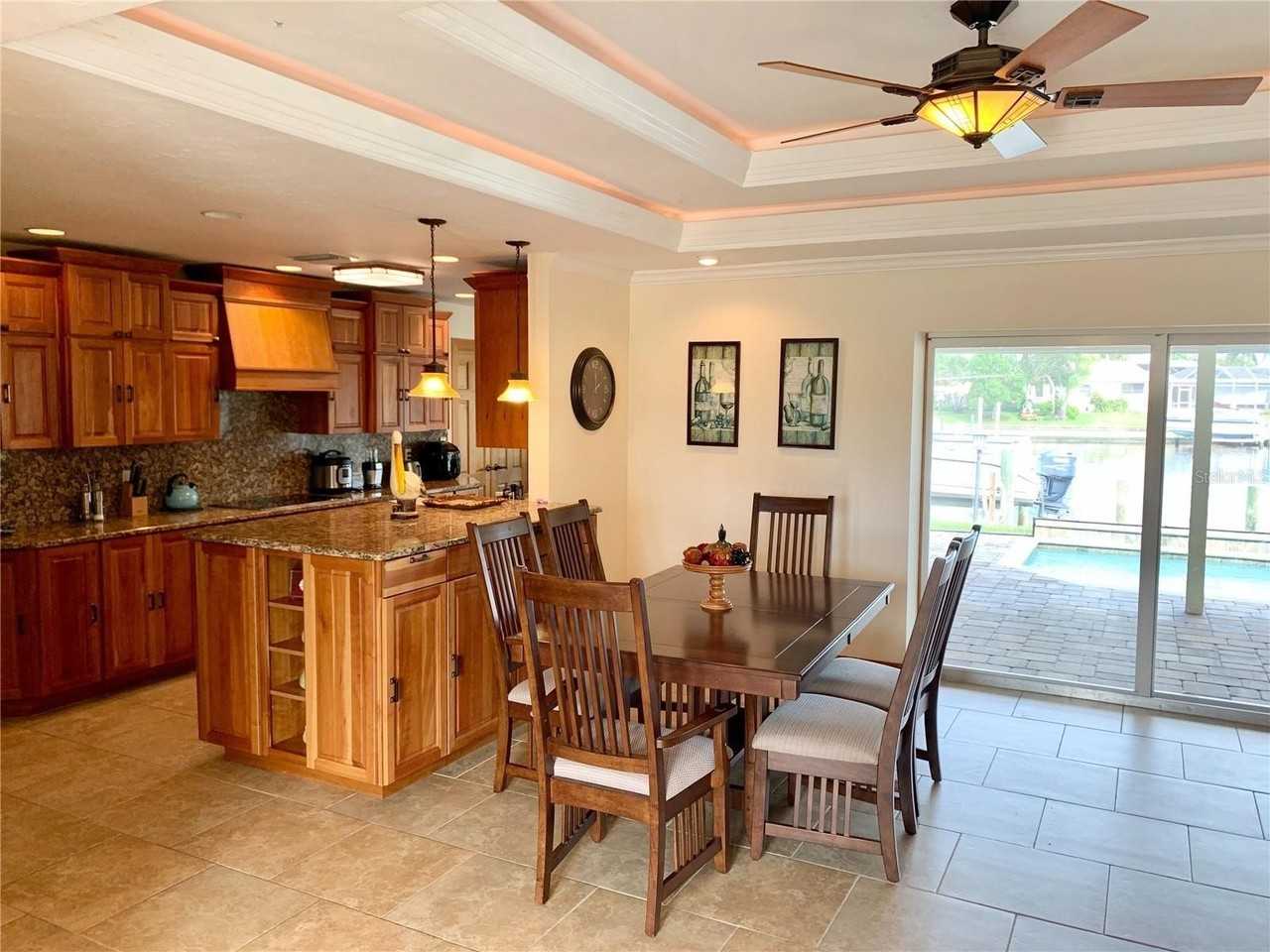 844 Pamela Dr - Photo 4 of 25