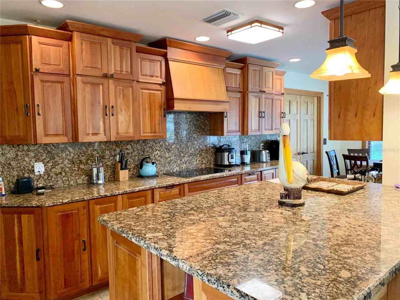 844 Pamela Dr - Photo 5 of 25
