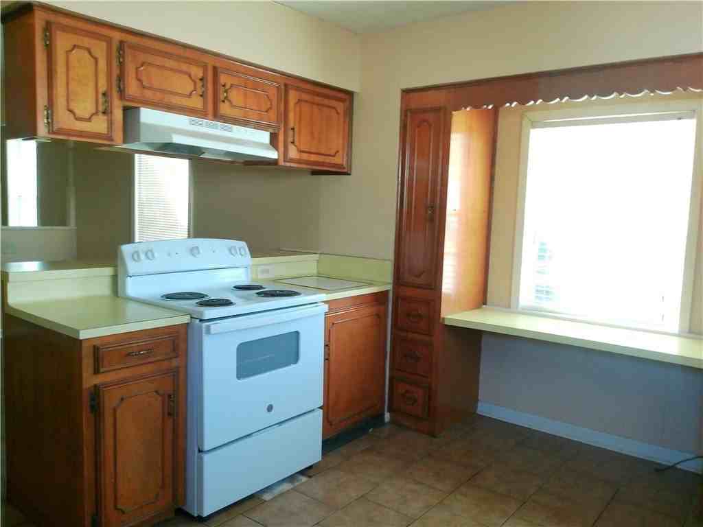 1438 Ormond Dr - Photo 6 of 14