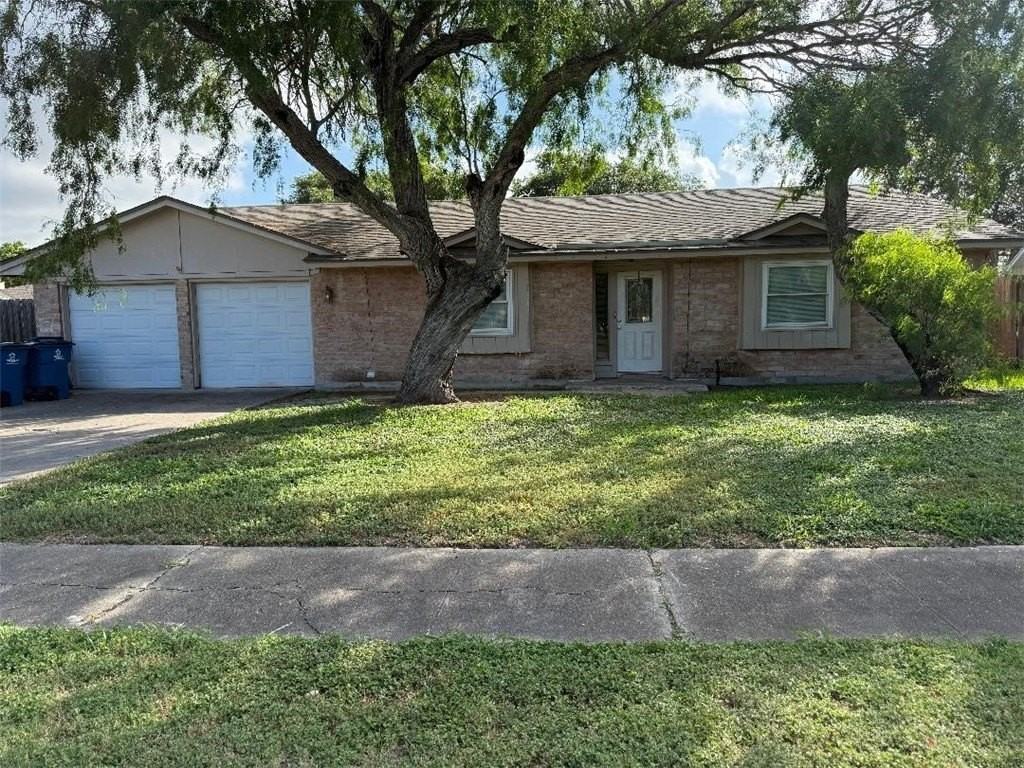 2204 Matagorda Dr - Photo 2 of 32