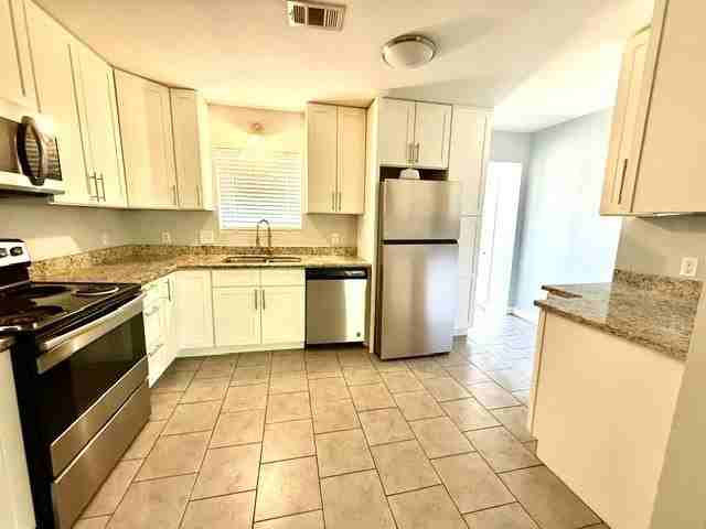 4214 Markins Dr - Photo 4 of 13