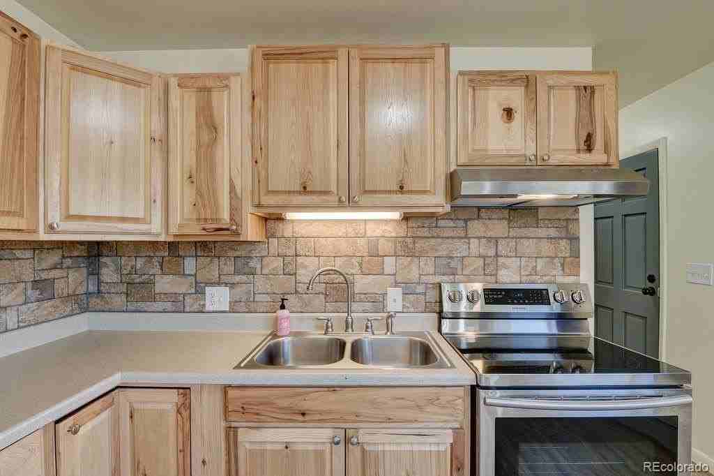 107 Dartmouth Dr - Photo 6 of 13