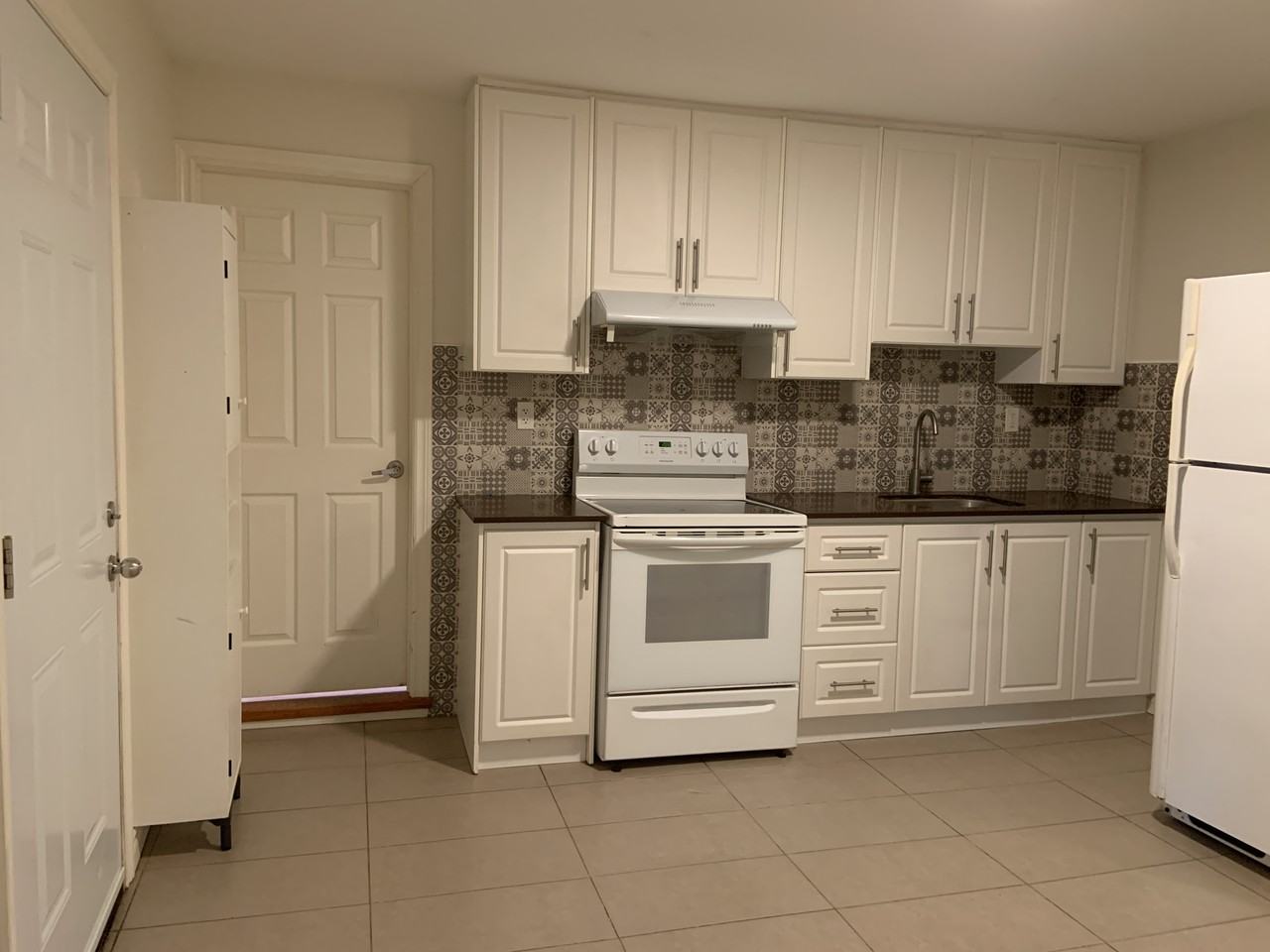 Wellington St E & Owen St #2B - Photo 3 of 14