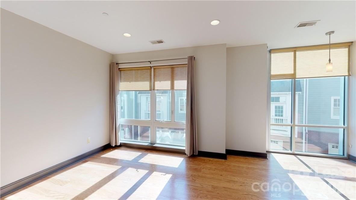2200 Lyndhurst Ave #105 - Photo 7 of 14