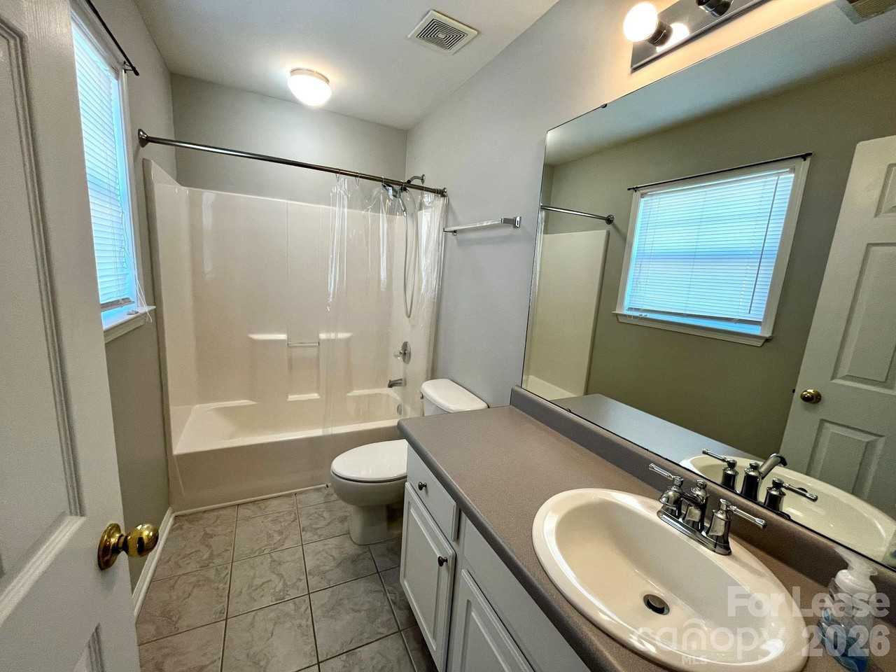 16854 Bridgeton Ln - Photo 7 of 11