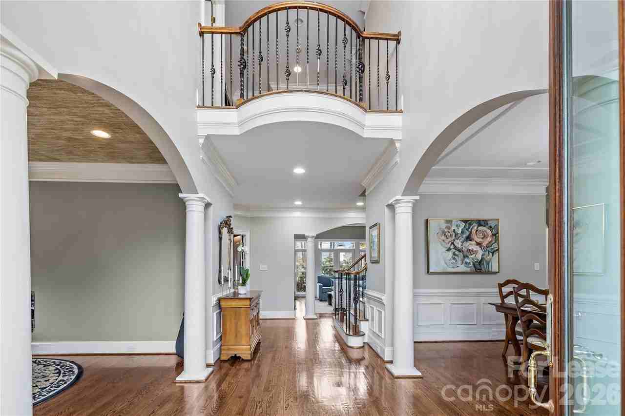 1009 Honors Ct - Photo 2 of 46