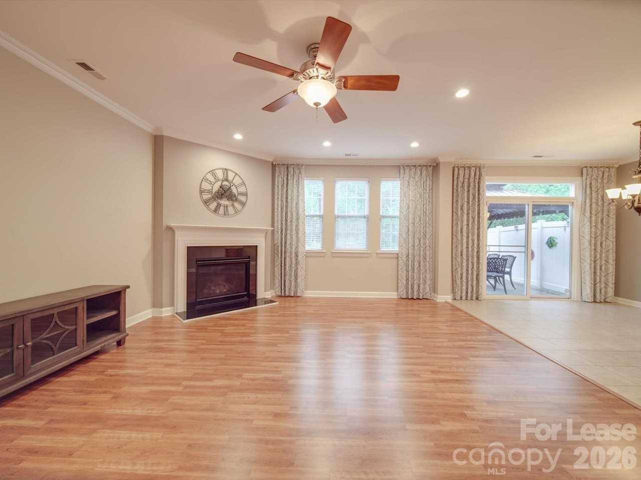 6831 Maricopa Rd - Photo 2 of 40