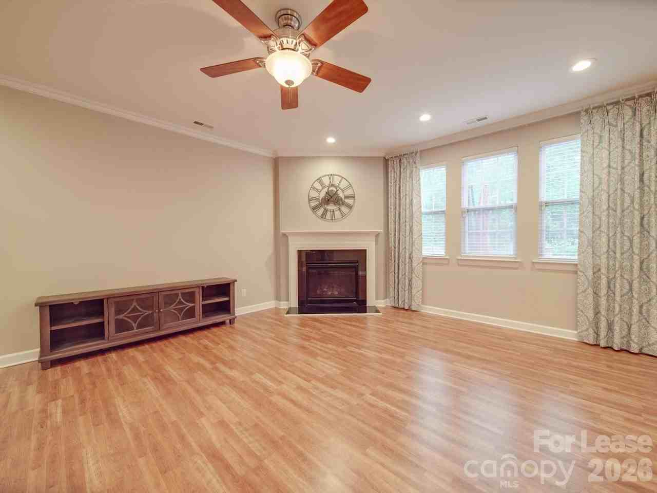 6831 Maricopa Rd - Photo 5 of 40